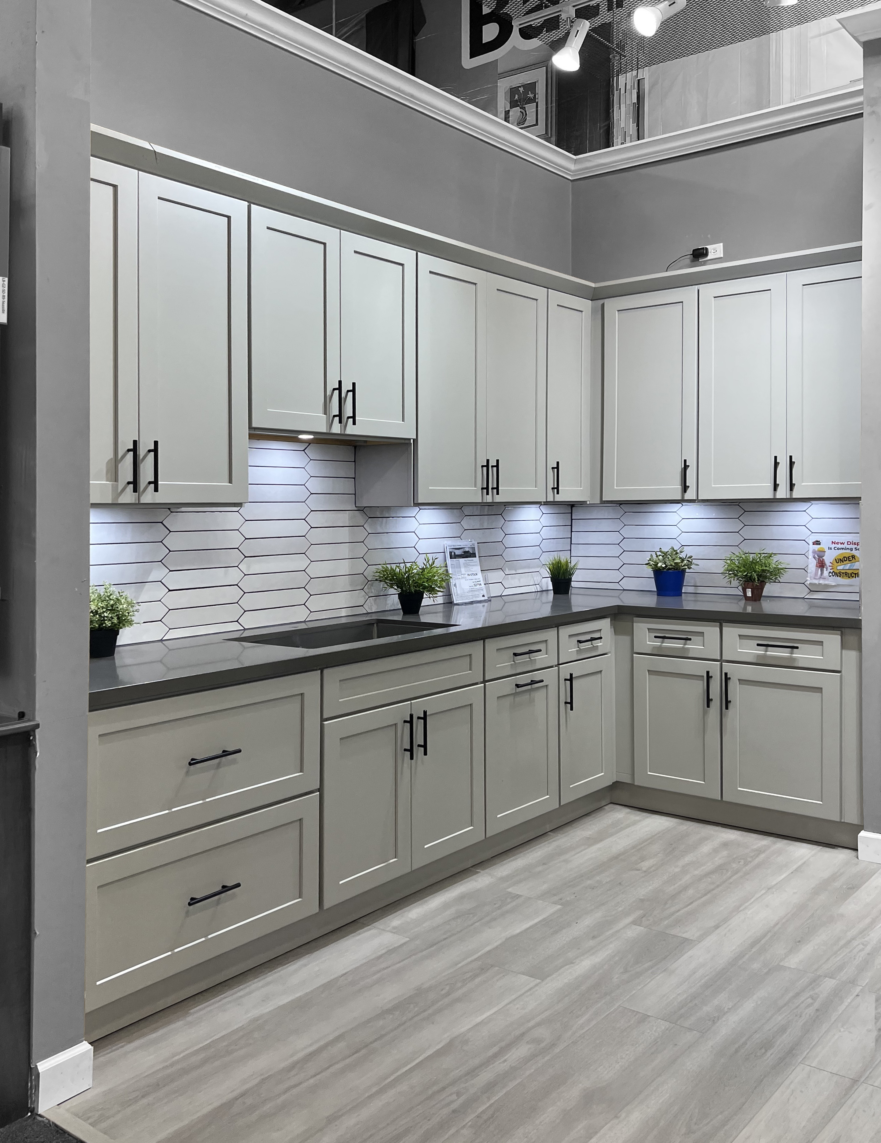 Actual Display for Shaker Silver Grey
